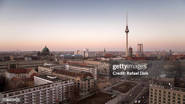 berlin skyline at twilight - berlin panorama stock pictures, royalty-free photos & images