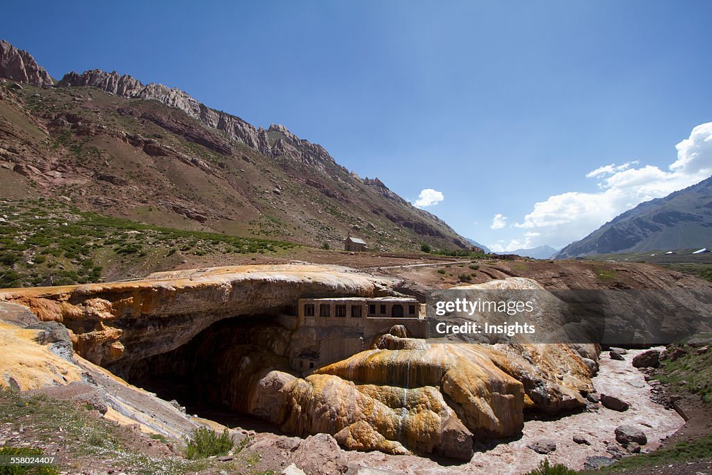 Puente Del Inca, A Natural Arch That Forms A Bridge Over The Vacas River, A Tributary Of The Mendoza River, Mendoza, Argentina