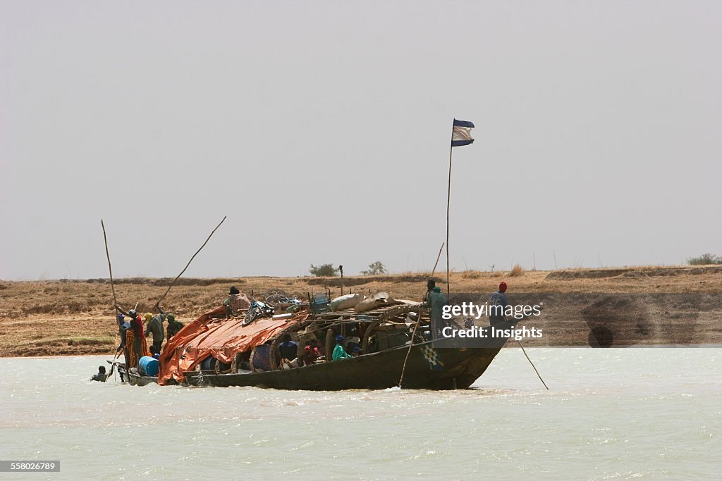 Pinasse carrying cargo and passengers on the Niger River between Mopti and Lake Debo, Mali