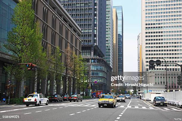 tokyo, marunouchi business district - sinal rodoviário imagens e fotografias de stock