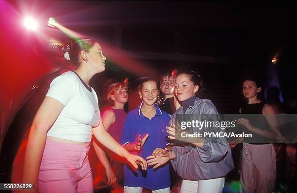 Young teenagers clubbing, 02/10/99.