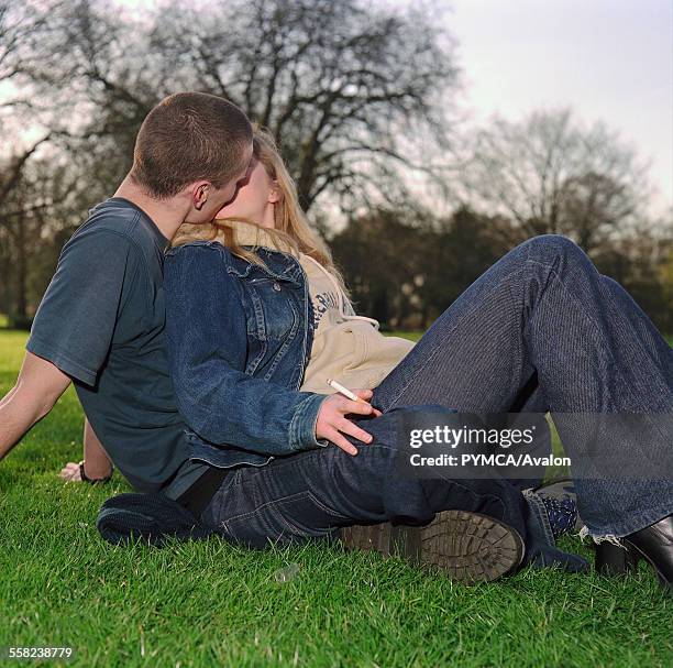 Kissing 344 Smoking Kissing Stock Photos, High-Res Pictures, and Images - Getty ...