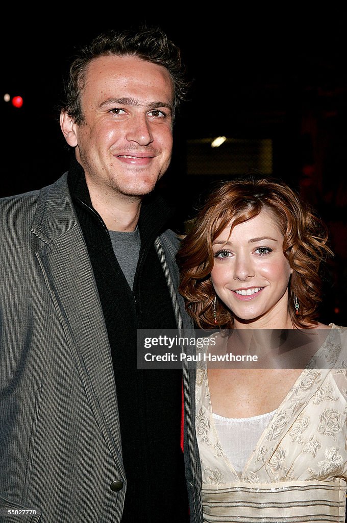 CBS "How I Met Your Mother" Hosts Largest High Speed Dating Event