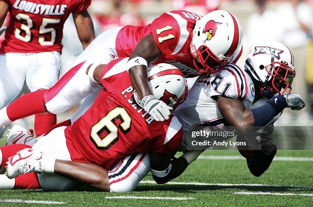 Florida Atlantic Owls v Louisville Cardinals