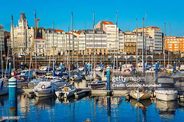 marina in a coruã±a. - la coruña stockfoto's en -beelden