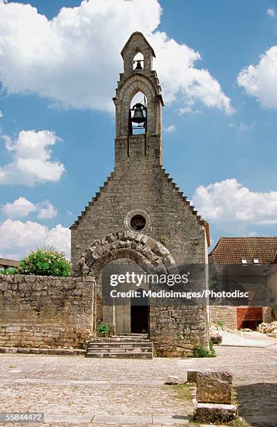 facade of an old church, rocamadour, perigord, dorgogne, france - rocamadour 個照片及圖片檔