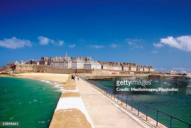 island of saint malo, north brittany, france - saint malo stock pictures, royalty-free photos & images