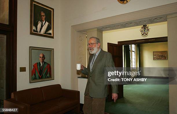 Robin Rye Warren 20 Dr Robin Warren Stock Photos, High-Res Pictures, and Images - Getty ...