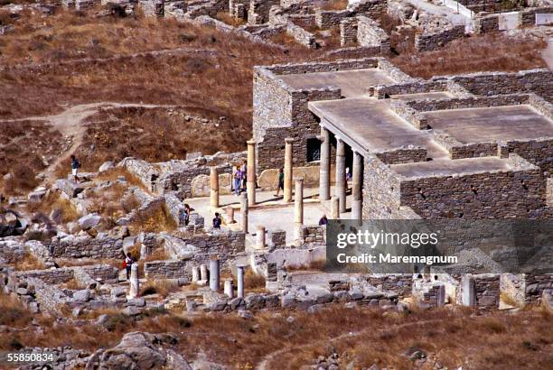 greece, cyclades. dilos island. ruines of delos, mask house - delos stock-fotos und bilder