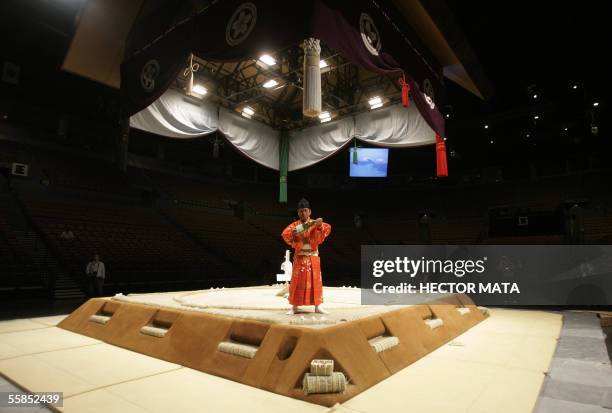 Gyoji Robe 97 Gyoji Stock Photos, High-Res Pictures, and Images - Getty Images