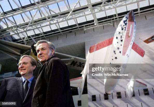 Starship Burt Rutan Paul Allen , founder and Burt Rutan , designer of SpaceShipOne pose ...