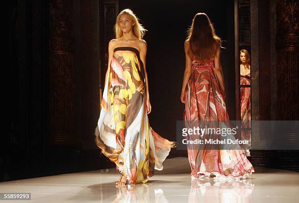 Models walk down the runway at the Stella McCartney show as part of Paris Fashion Week, Pret-a-Porter Spring/Summer 2006 on October 6, 2005 in Paris,...