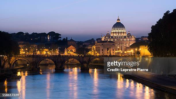 basilique saint-pierre & pont saint ange - vatican museum stock pictures, royalty-free photos & images