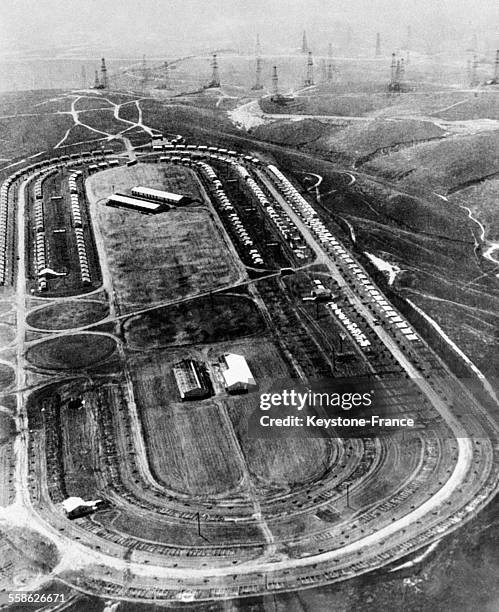 Vue aérienne des habitations des participants aux Jeux Olympiques en 1932 à Los Angeles, Californie.