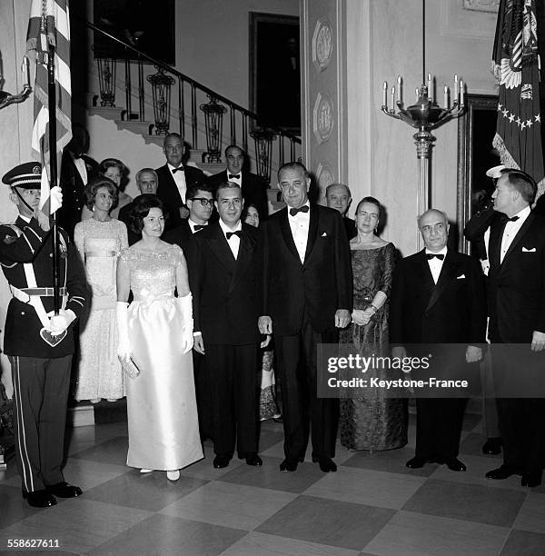 De gauche a droite pendant la reception a la Maison Blanche, Madame Johnson, Aldo Moro, President Jphnson Madame Rusk, femme du secretaire d etat...