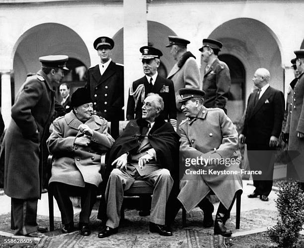 Winston Churchill, Franklin Delano Roosevelt et Joseph Staline pendant la conférence de Yalta, Ukraine en février 1945.
