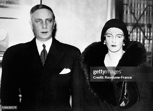 Le prince Felix Feliksovitch Ioussoupov et sa femme la princesse Irina Feliksovna Ioussoupova a Londres au moment ou ils se rendaient au tribunal...