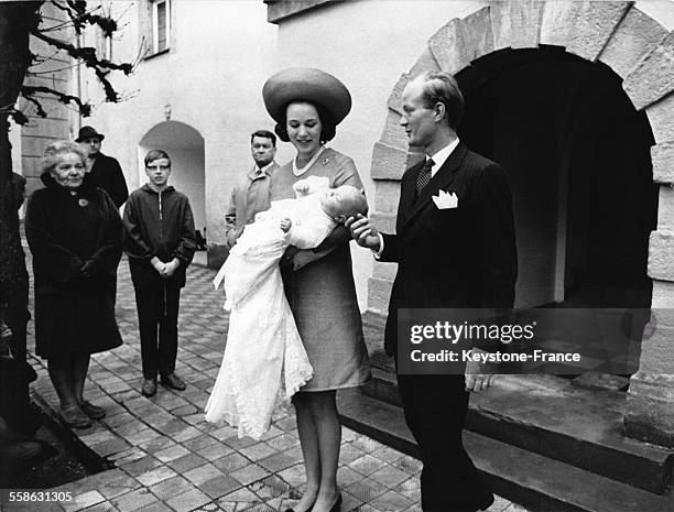 La Princesse Benedikte et son mari le Prince Richard au bapteme de leur premier fils le Prince Gustav le 13 avril 1969 a Berleburg, Allemagne.