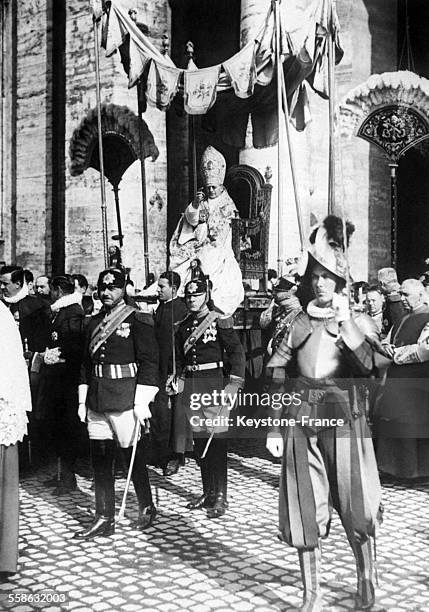 Dimanche de Pâques avec le Pape Pie XI dans la 'sedia gestatoria' le 1er avril 1934 au Vatican.