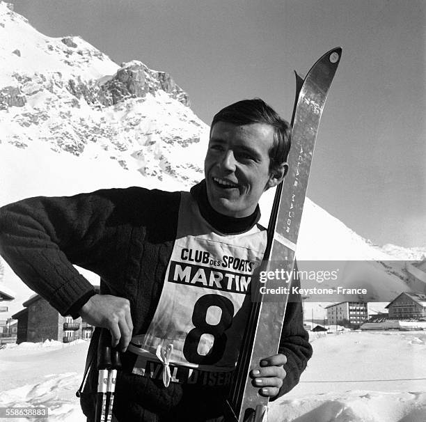 Portrait de Jean-Claude Killy, vainqueur du premier combiné du XIème Critérium international de la Première Neige, à Val d'Isère, France le 17...