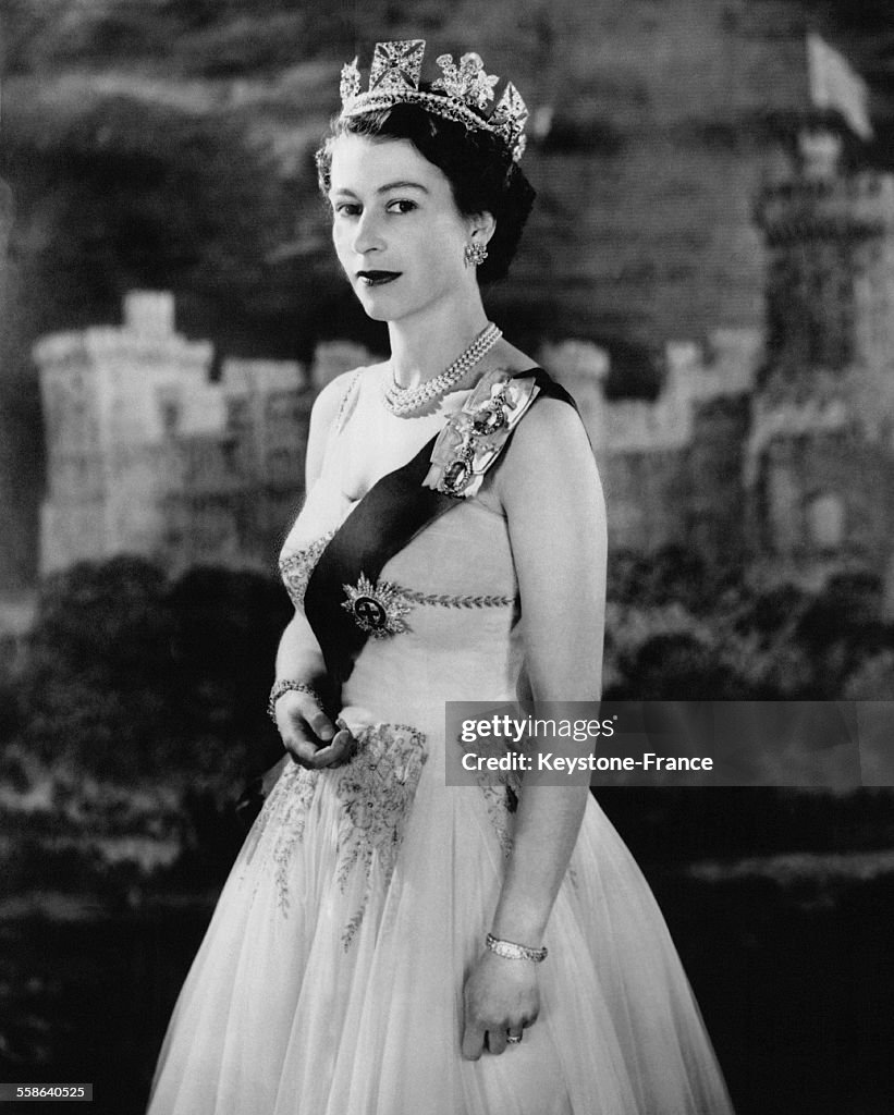 Portrait De La Reine Elisabeth