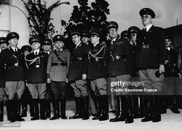 Portrait de groupe de l'etat-major de l'armee bresilienne a l'arrivee du ministre de la guerre, Eurico Gaspar Dutra, au Bresil, en aout 1937.