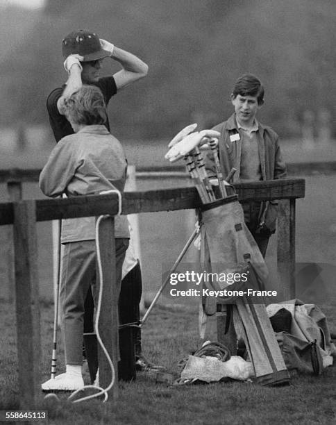 Le Prince Philip en compagnie du Prince Charles et de la Princesse Anne a Windsor Great Park avant le match de polo que le Prince Philip va jouer, le...