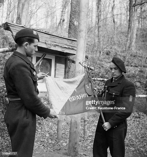 Fanion du camp 'Sidi Brahim' d'un chantier de la jeunesse francaise en France en 1943.