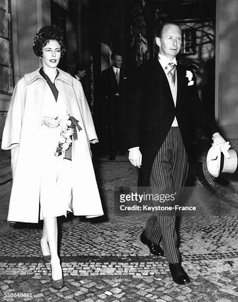 Lady Hermione Stuart et son époux le Prince Frédéric-Charles de Prusse lors d'un mariage royal le 13 décembre 1961 à Berlin, Allemane.