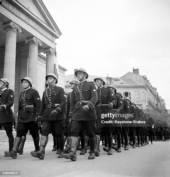 La nouvelle promotion Confiance de la Police nationale, à Périgueux, France circa 1940.