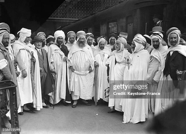 Délégation venue d'Algérie à l'occasion du 100e anniversaire de l'Algérie française, à Paris, France le 14 juillet 1930.