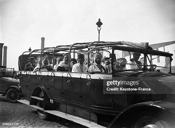Délégation venue d'Algérie à l'occasion du 100e anniversaire de l'Algérie française, à Paris, France le 14 juillet 1930.