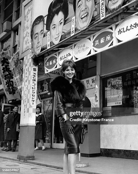 Françoise Arnoul photographiée à Tokyo, Japon en janvier 1961.