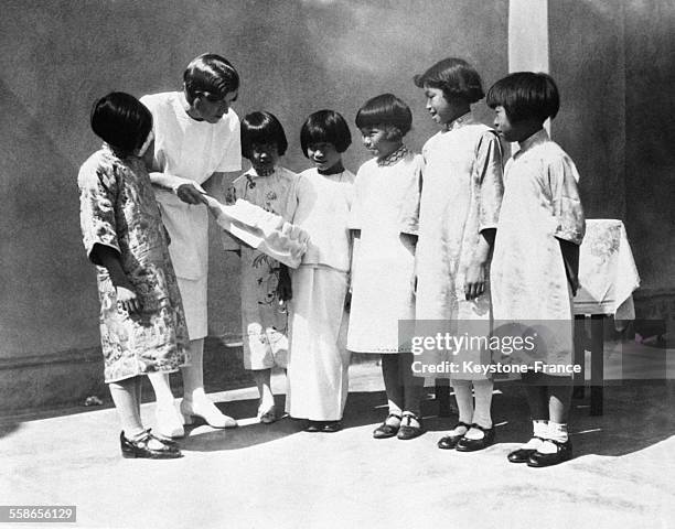 De jeunes Chinoises étudiant l'hygiène dentaire à San Francisco, Californie, Etats-Unis en 1930.