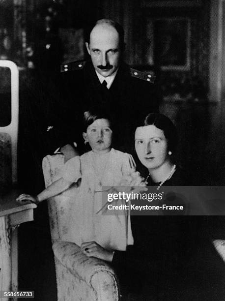 Le Roi Boris III de Bulgarie et son épouse la Reine Jeanne ont célébré le deuxième anniversaire de leur fille la Princesse Marie-Louise au Palais...