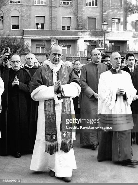 Le Pape Paul VI se rendant à la procession pour le Mercredi des Cendres à Rome, Italie le 28 février 1968.