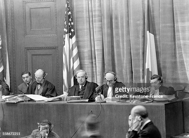 Les juges américains avec Robert Jackson et français avec François de Menthon au procès de Nuremberg, Allemagne en 1946.