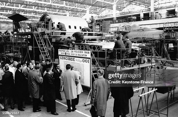 Un tronçon du Concorde doit être transféré afin d'évaluer son comportement dans les conditions d'un vol supersonique le 6 mars 1966 à Toulouse,...