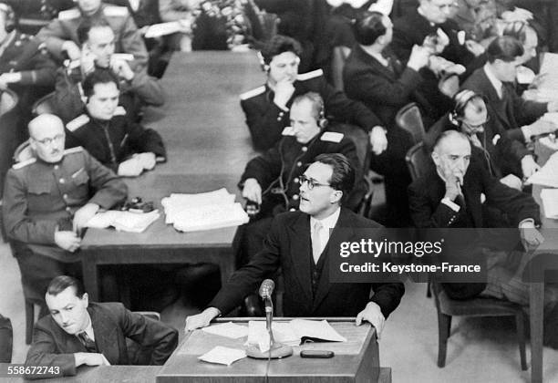 François de Menthon au cours de sa déposition contre les criminels de guerre français, à Nuremberg, Allemagne en 1945.