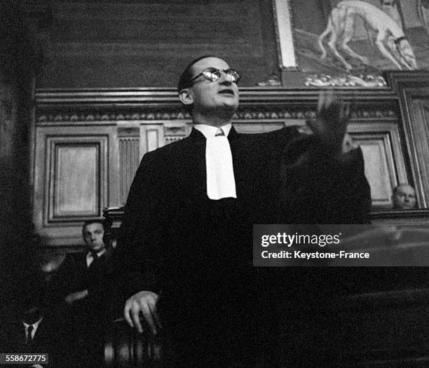 Plaidoirie de Maitre Floriot, avocat du docteur Petiot, à Paris, France en avril 1946.