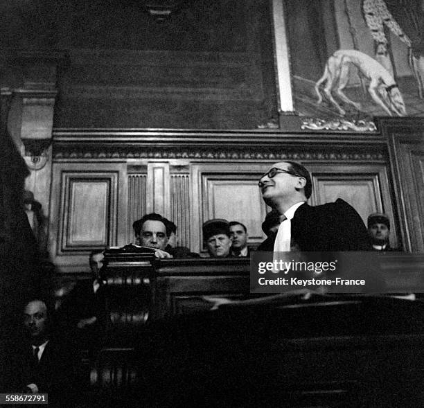 Plaidoirie de Maitre Floriot, avocat du docteur Petiot, à Paris, France en avril 1946.