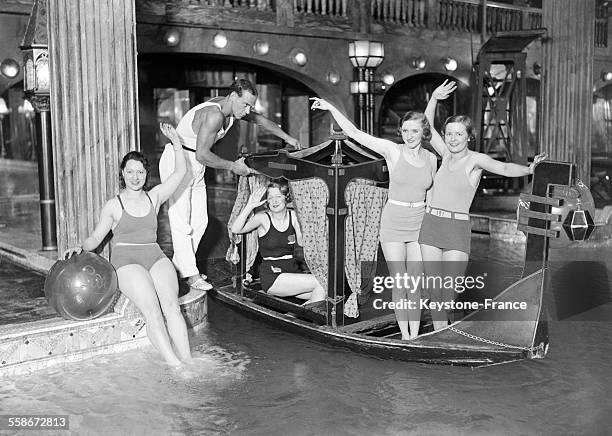 Revue au Lido, Paris, France en 1931.