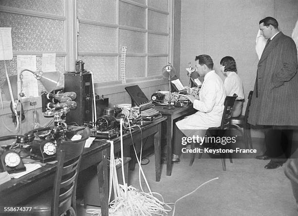 Salle de presse mise en place pour la conférence de la Société des nations pour le désarmement, à Genève, Suisse, le 2 février 1932.