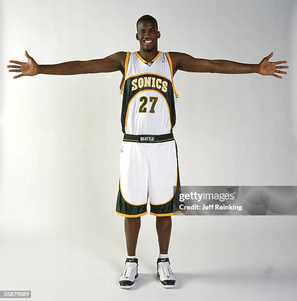 Seattle Supersonics Johan Petro Photos and Premium High Res Pictures
