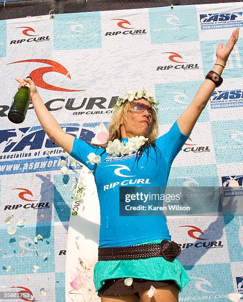 Australian veteran Trudy Todd celebrates winning the 2005 Rip Curl Pro during the ASP Women's World Championship Tour October 8, 2005 in Malibu...