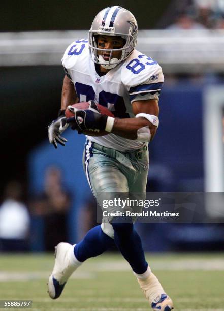 Wide receiver Terry Glenn of the Dallas Cowboys runs the ball against the Philadelphia Eagles on October 9, 2005 at Texas Stadium in Irving, Texas....