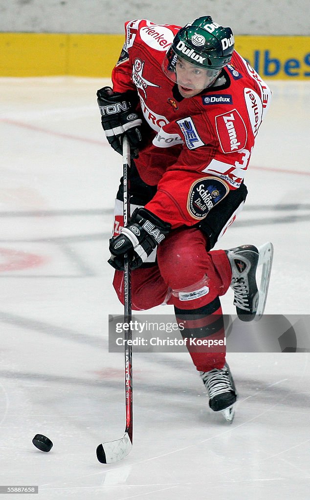 DEG Metro Stars v Eisbaeren Berlin