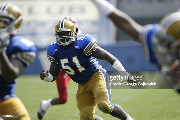 Linebacker H.B. Blades of the University of Pittsburgh Panthers in action against the Youngstown State Penguins at Heinz Field on September 24, 2005...