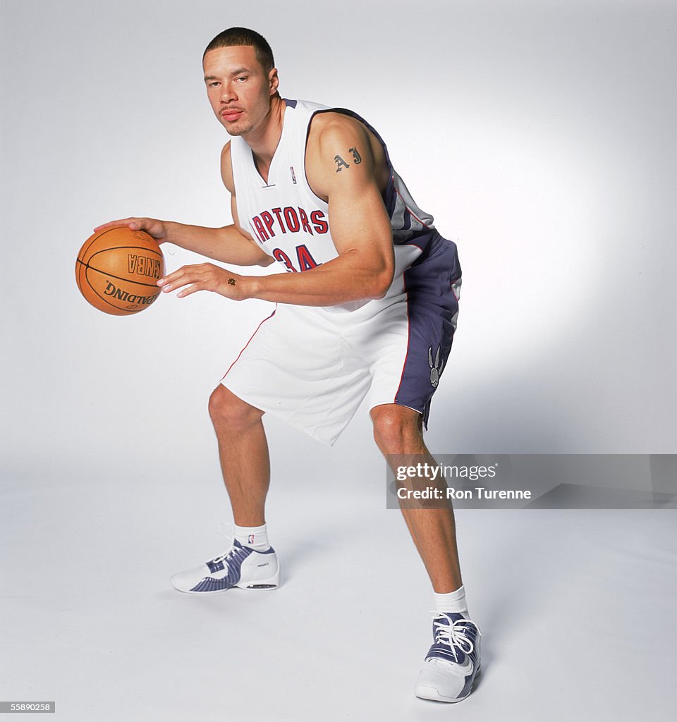 2005 Toronto Raptors Aaron Williams of the Toronto Raptors poses for a portrait during NBA ...