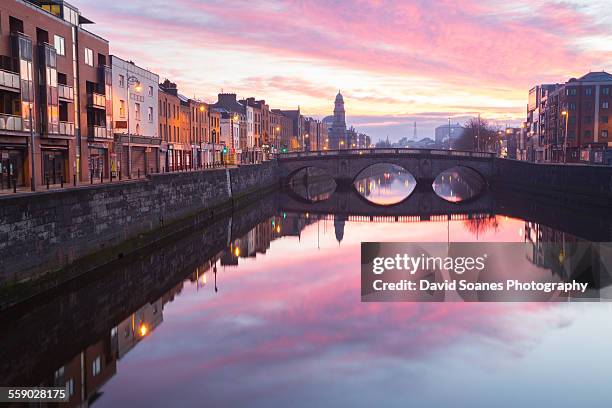 dublin city at dawn - county dublin bildbanksfoton och bilder